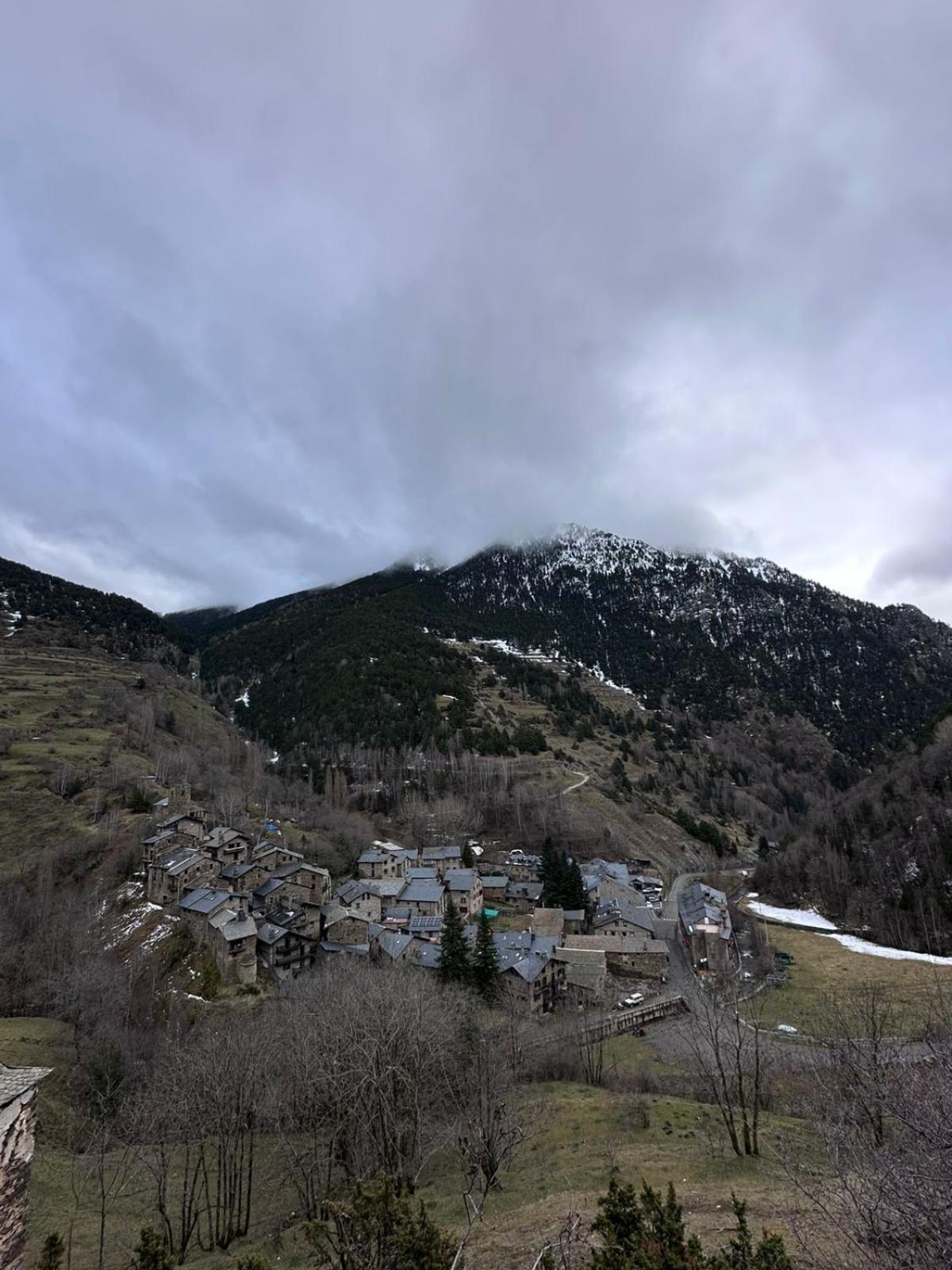 Hotel Valls Valira Os de Civís Dış mekan fotoğraf